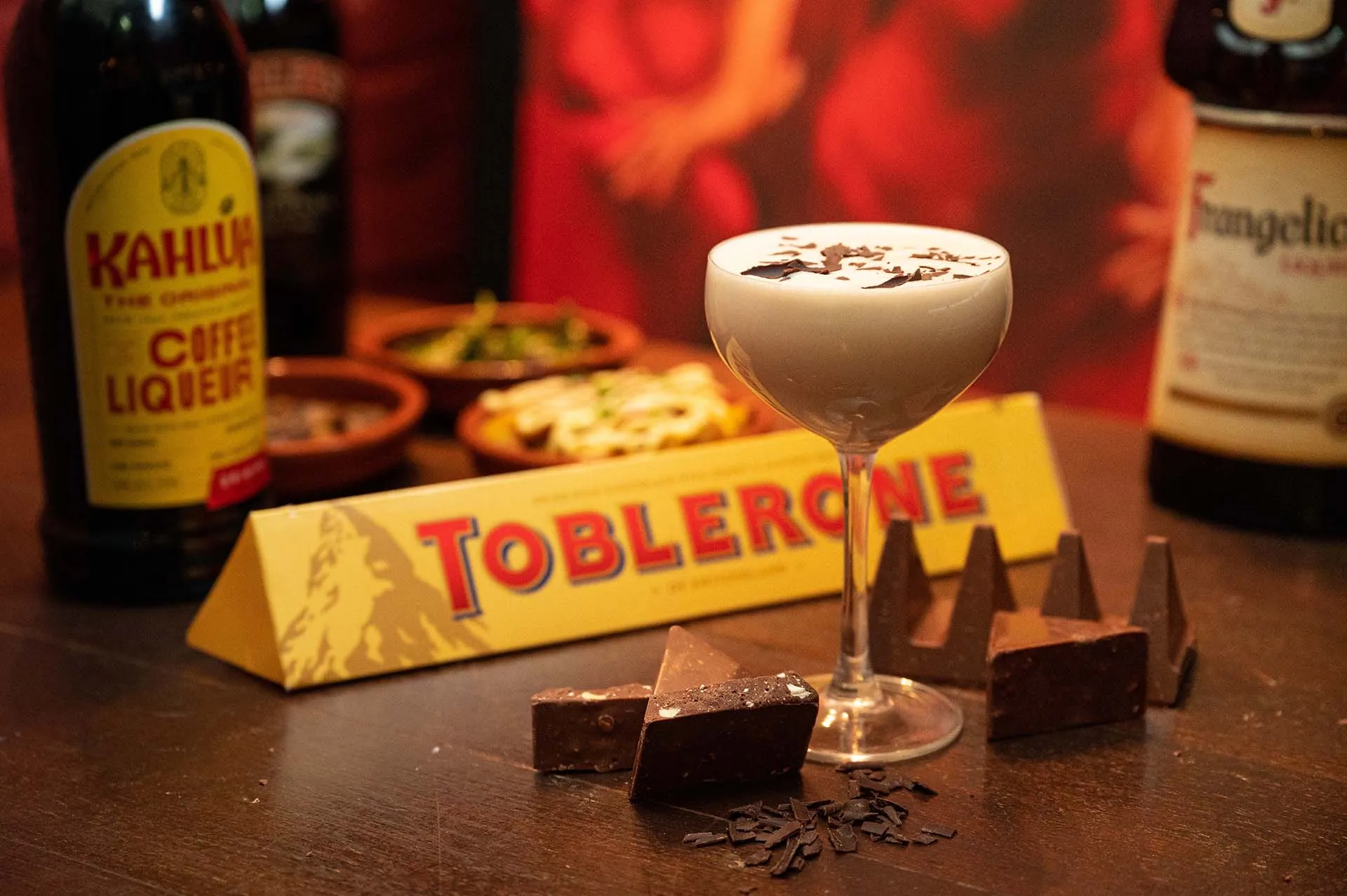 Cocktail en tapas in de warme sfeer van Tapas Bar 1572